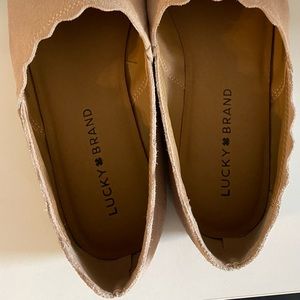 Shoe. size 8. new 100%